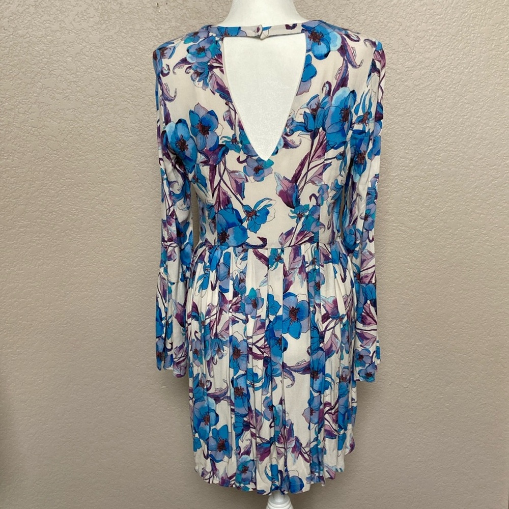 Beautiful Blue Floral Pattern Free People dress, size 10. - Picture 3 of 14